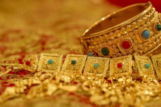 Niece steals gold worth Rs 1 crore
